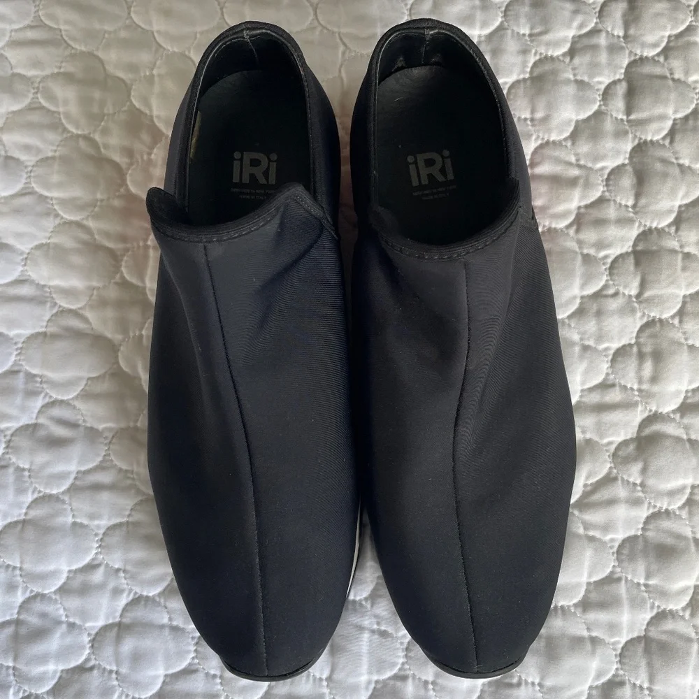 iRi WES‎ I Black Red Low Top Sneaker Women's Size 39 (US 9)